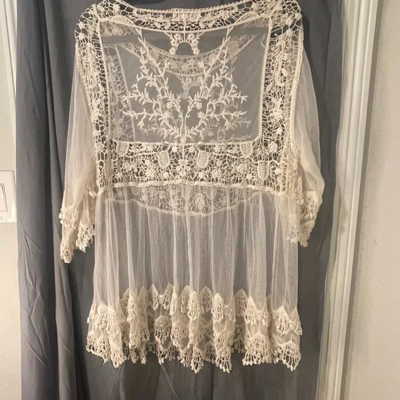 Rebellion Cream Lace Tunic Top - Picture 6 of 8